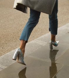 Glitter Fashion, Street Style Shoes, Sparkly Heels, Glitter Heels, Glitter Shoes, Carrie Bradshaw, Fall Shoes, Dream Shoes, Shoe Lover