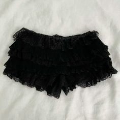 Grunge Bottoms, Lace Clothes, Vampire Kiss, Lace Clothing, Lace Outfit, March 30, Black Lace Tops, Dream Clothes, Online Clothing Stores