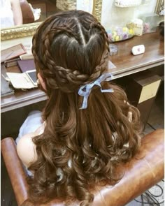 Ribbon Hairstyle, Hairdos For Curly Hair, Peinados Fáciles Para Cabello Corto, Hairdo For Long Hair, Hair Dos, Hairstyle Ideas, Prom Hair