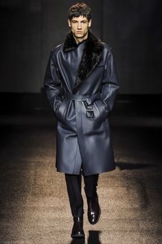 Fall Fashion Week, Mens Fur, Mens Luxury Fashion, Lakme Fashion Week, Milan Fashion Weeks, Urban Looks, Well Dressed Men, Fur Fashion, Fashion Shows