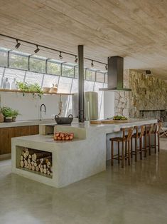 A rustic, concrete kitchen in a beach house in Ibiza. Interior Design Per La Casa, Concrete Kitchen, Dream House Decor, Design Case, Dream Home Design, Interior Design Kitchen, House Inspiration, A Kitchen, Kitchen Inspirations