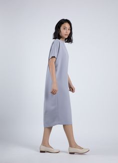 KAAREM - Triangle Midi Dolman Open Back Dress - Taro Midi Length Button Back Dress For Daywear, Elegant Daywear Dresses With Side Slits, Spring Daywear Dresses With Draped Sleeves, Chic Daywear Dresses With Side Slits, Chic Oversized Knee-length Dresses, Elegant Evening Dresses With Batwing Sleeve, Daywear Midi Dress With Button Back, Button Back Midi Dress For Daywear, Button Back Dresses For Daywear