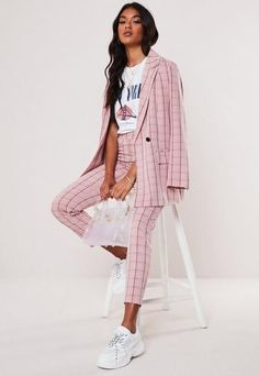 Pink Pants, Looks Chic, Pink Outfits, Pink Plaid, Tailored Trousers, Looks Style, Mode Inspiration, Women's Trousers, Christmas Baby