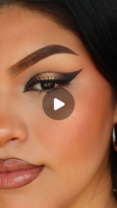 Anabella de Constanza on Instagram: "Makeup idea" Makeup Idea, Eye Liner Tricks, Makeup Mistakes, Glitter Eyeliner, Eyeliner Makeup, Hoco Makeup, Makeup Looks For Brown Eyes, Makeup Transformation, Bridesmaid Makeup