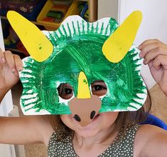 Dinasour Ideas For Preschool, Dinosaur Theme Week Preschool, Triceratop Preschool Craft, Dino Feet Craft, Preschool Art Dinosaurs, Triceratops Activities Preschool, Dinosaur Art Ideas For Preschoolers, Dinasour Preschool Craft, Triceratops Art Preschool