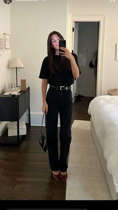 Black Work Outfit, Winter Dinner Outfit, Dinner Outfit Winter, Outfit Dinner, First Date Outfits, Dinner Outfit, A Love Letter, Black Work, Night Out Outfit