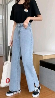 #Fashionista #StyleInspiration #FashionDiaries #OutfitInspiration #InstaFashion #StreetStyle Elegance Dress, Luxury Photography, Korean Outfit Street Styles, Casual College Outfits, Korean Casual Outfits, Cute Dress Outfits, Trendy Dress Outfits, Everyday Fashion Outfits, Casual Day Outfits