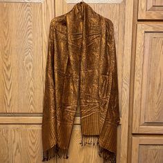 Beautiful Pashmina Gold/Brown Colors Scarf/Wrap. Size Is 27” X 72”. Brand New. From A Pet And Smoke Free Home. Cream Pashmina Shawl, Skater Outfits, Gold Scarf, White Shawl, Paisley Shawl, Pashmina Wrap, Animal Print Scarf, Reversible Scarf, Pink Scarves