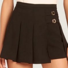 Reposhing This Item I Purchased From @Vintagehopper. Loved It, But Ready To Rotate For Something New. Questions? Leave A Comment Below! Elegant Fitted Skort With Belt Loops, Elegant Short Skort With Belt Loops, Chic Short Mini Skirt With Belt Loops, Elegant High Waist Skort With Belt Loops, Chic Formal Short Pleated Skirt, Elegant High Waist Pleated Shorts, Elegant High-waist Pleated Shorts, Elegant Pleated Short Skort, Elegant Summer Skort With Belt Loops