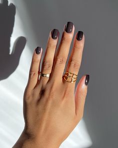 @opi Brown to earth from the Fall Wonders collection. My favourite deep brown shade rn. Just look at how pretty it is! Swipe to see my… | Instagram Simple Fall Nails, Cute Short Nails, Celebrity Nails, Nail Colors Winter, Short Square Nails, Deep Autumn, Minimal Nails, Brown Shade, Round Nails