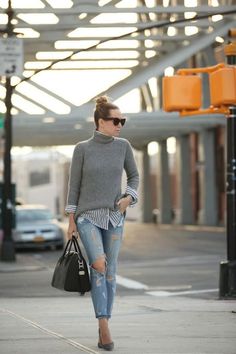 turtlenecks sweater chunky knit grueso instaloverz Turtleneck Outfit Ideas, Turtleneck Outfits, Brooklyn Blonde, Turtleneck Outfit, Turtleneck Style, Fashion Blogger Outfit, Blogger Outfits, Turtleneck Sweater Dress