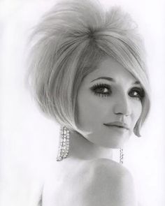 60s Bob, Ellen Barkin, Penteado Cabelo Curto, Poses References, Bob Styles, Favorite Hairstyles