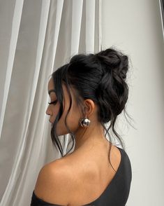 hair hair inspo updo hairstyle styling tutorial haircare aesthetic hair trend timeless look glam makeup beauty skincare Up Do Formal Hairstyles, Dark Hair Updo, Timeless Hair, Cute Ponytail Hairstyles, Long Dark Hair