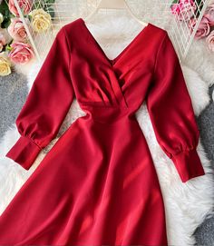 Simple A line v neck dress long sleeve dress Fabric: blended Color: red, green, black, white Size(cm): S, M, L, XL S length 105 bust 80 sleeve length 49 M length 106 bust 84 sleeve length 50 Trendy Winter V-neck Mini Dress, Red A-line V-neck Dress For Spring, Trendy V-neck Mini Dress For Winter, Elegant V-neck Solid Color Dress, Chic Red V-neck Dress For Fall, Elegant A-line V-neck Dress, Elegant Mini V-neck Dress, Fitted V-neck Long Sleeve Casual Dress, Fitted Long Sleeve V-neck Dress In Solid Color