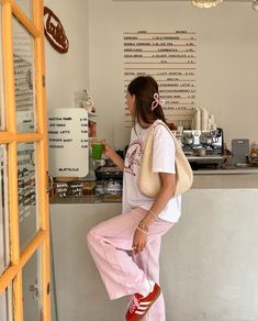 Women Safety Tips, Aesthetic Birkenstocks, Women Safety, Winter Inspo, Spring Fits, Aesthetic Fall, Fall Inspo, Autumn Outfits, Inspo Outfit