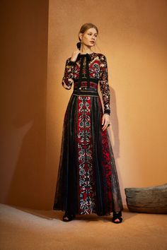 Sukienki Maksi, Fashion Mode, Elie Saab, Mode Inspiration, Pre Fall, Couture Fashion, Pretty Dresses, Beautiful Outfits, Runway Fashion