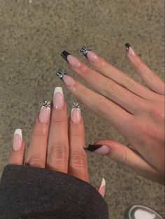 #halloween #bsfnails #matchingnails Halloween Matching Nails With Best Friend, Nail Art Designs For Best Friends, Matching Nails With Bff Summer, Matching Halloween Nails, Cute Matching Nails For Best Friends, Bsf Nails Matching