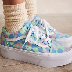 Vans Old Skool Stackform Checkerboard Floral Sneakers Brand New Without Box Lace Up Style Cushioned Footbed Platform #Free People Sss Slay Clothes, Old Skool Stackform, Shoe Painting, Floral Sneakers, Shoes Vans, Outfit Mujer, Custom Vans, Painted Shoes, Custom Sneakers