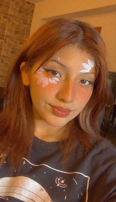 Easy Face Painting Designs For Adults, Faceart Makeup Easy, Easy Face Art Makeup, Aesthetic Face Paint Ideas, Cute Easy Face Paint Ideas, Aesthetic Face Paint Ideas Easy, Cute Face Paint Ideas Aesthetic, Face Paint Aesthetic Ideas, Simple Face Art Makeup