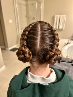 Simple Volleyball Hairstyles, Race Day Hair, Cute Volleyball Hairstyles, Soccer Hairstyles, Volleyball Hair, Track Hairstyles, Competition Hair, Gymnastics Hair, Dance Hairstyles