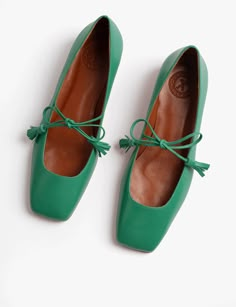 Bow Leather Mary Jane - Emerald | Women's Shoes | Penelope Chilvers Formal Mary Jane Leather Shoes, Mary Jane Heels With Bow And Pointed Toe, Chic Green Heels With Bow, Green Mary Jane Shoes, Mary Jane Shoes Sage Green, Working Shoes, Penelope Chilvers, Green Soft, Leather Mary Janes