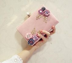 FLORAL EVENING CLUTCH Wedding Party Bags, Unique Clutch, Sac Diy, Cheap Purses, Luxury Clutch, Printed Handbags, Handbags Affordable, Wedding Bag, Purses Designer