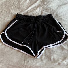 Black Running Puma Shorts With White Detail. Brand New With Tags Still Attached. Volleyball Fits, Soccer Shorts, Black Puma, Track Shorts, Shorts Athletic, Shorts Black, Other Woman, Running Shorts, Athletic Shorts