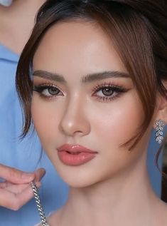 Europe Makeup Look, Full Glam Asian Makeup, Convocation Makeup Look, Asian Bridal Makeup Filipino, Thai Glam Makeup, Thai Style Makeup, Thai Eye Makeup, Make Up Thailand Look, Thailand Makeup Look Wedding