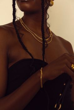 Black And Gold Aesthetic, Green Skin, Black Femininity, Gold Aesthetic, Jewelry Lookbook, Brown Aesthetic, The Vibe, Feminine Outfit, Cuban Chain