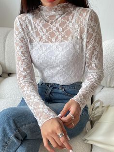 White Lace Blouse Outfit, Lace Top Outfit White, Lace Blouse Outfit, Lace Shirt Outfit, Lacy White Top, Lace Undershirt, White Tops Outfit, Top In Pizzo, White Lace Shirt