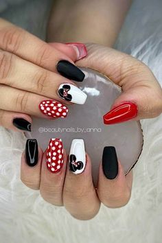 Disney Nails Pedicure, Mickey Mouse Acrylic Nails, Mickey Mouse Nails Design, Mickey And Minnie Nails, Pixar Nails, Mickey Mouse Nail Design, Disney World Nails, Nail Elegant