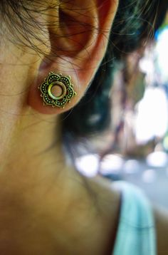 "lotus flower brass plug's (price is by piece) handmade 4mm --> 6g 6 mm --> 2g 8 mm --> 0g 10 mm --> 00g 12 mm --> 1/2\" 14 mm --> 9/16\" These tunnels are 100% nickel free. Please select if you would like A PAIR OR SINGLE, if you select a pair please send me a note o a message telling the size than you need" Small Stretched Ears, Ear Gauge, Ear Gauges Plugs, Ear Tunnels, White Brass, Gauged Earrings, Ear Gauges, Plugs Earrings, Stretched Ears