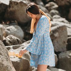 Flowy Light Blue Floral Dress From Xix Palms. Size 3 By Their Sizing But I Think It’s A Bit Bigger Than A Medium/Us 6. Deep V And Belle Sleeves, Can Be Made Less Deep Since It Has A Hook And Eye Closure An Inch Up From The V. Polyester! Really Nice And Cute, Just Too Big For Me Sadly. 21” Pit To Pit. Blue V-neck Sundress For Spring, Light Blue V-neck Mini Dress For Vacation, Blue V-neck Sundress Mini Dress, Light Blue Long Sleeve Mini Dress For Summer, Long Sleeve Light Blue Mini Dress For Summer, Blue Mini Dress For Daywear, Blue Flowy V-neck Mini Dress, Long Sleeve Summer Dress In Blue, Blue Long Sleeve Mini Dress For Summer