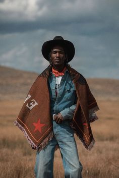 This classic bandana features the “Elwood Country” graphic with cowboy and horse artwork. Designed in two classic colorways. Available in Red and Black. 100% PRINTED COTTON SOFT WASH Styles Of Cowboy Hats, Black Cowboy Fashion, Cowboy Neck Scarf, Cowboy Editorial, Native Cowboy, Cowboy Outfit Men, Red Head Kids, Medieval America, Country Costume