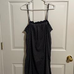 This Women’s Dress Came From H&M. It Was Never Worn As I Packed It For A Vacation Without Trying It On And It Was Too Big. Runs Big For A Medium. Adjustable Straps. Pretty Black And White Pattern. Casual Black Sleepwear With Spaghetti Straps, Black Casual Cami Sleepwear, Lined Mini Dress With Spaghetti Straps For Daywear, Casual Loungewear Dress With Adjustable Straps, Summer Sleepwear With Spaghetti Straps, Daywear Sundress With Lace Trim And Spaghetti Straps, Daywear Sundress With Spaghetti Straps And Lace Trim, Casual Sleepwear With Lace Trim And Spaghetti Straps, Black Spaghetti Strap Sleepwear For Summer