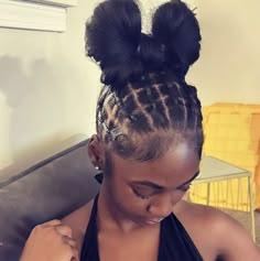 Big Wide Beds, Braid Styles For Black Women Cornrows, Non Braided Hairstyles, Natural Hairstyles With Bows, Slick Hairstyles Natural Hair, Layered Hairstyles Medium, Hairstyles For Wavy Hair, Natural Hair Bun Styles, Hairstyles Medium Length