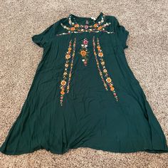 Umgee Emerald Green Embroidered Mini Dress New With Tags. Never Worn. Fall Tunic Dresses With Floral Embroidery, Green Embroidered Short Sleeve Dress For Spring, Green Embroidered Dress With Short Sleeves For Spring, Spring Green Embroidered Dress With Short Sleeves, Spring Green Dress With Embroidered Neckline, Spring Green Dresses With Embroidered Neckline, Green Dress With Embroidered Neckline For Spring, Green Bohemian Dress With Embroidered Hem, Bohemian Green Dress With Embroidered Hem