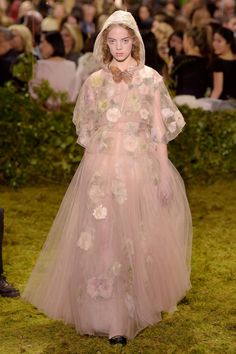 Dior Couture Spring 2017 – WWD Pink Haute Couture, Layered Gown, Fashion Media, Vintage Girl, Girl Vintage