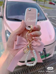 pink car fob Pink Car Accessories, Girly Car Accessories, Car Deco, Girly Car, Car Interior Design, Car Key Ring, Cute Car Accessories, Classy Cars