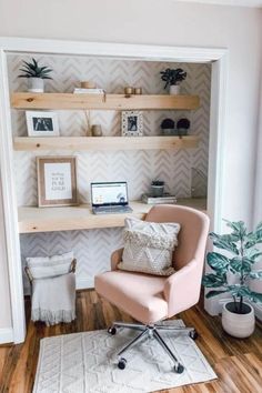 boho pink cloffice Neutral Home Office, Home Office Decor Ideas, Office Decor Ideas, Office Design Ideas, Simple Closet, Closet Office, Beautiful Office, Door Inspiration