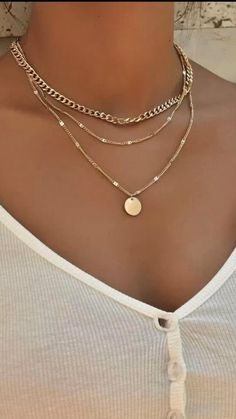 Colar Chocker, Coin Pendant Necklace, Party Summer, Jewelry Lookbook, Pretty Jewelry, Hand Jewelry, Girly Jewelry, Layered Necklace