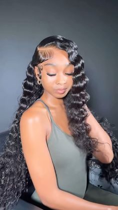 Deep Side Part Lace Frontal, Hairstyle Wigs For Black Women, 19th Birthday Hairstyles, Black Lace Front Hairstyles, Curl Wigs For Black Women, Diamonds In Hair, Short Curly Wig Hairstyles, Wavy Wig Hairstyles, Side Part Crimps