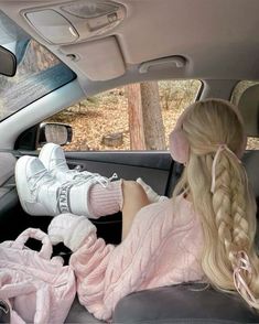 Moon Boots Outfit, Winter Princess, Cold Outfits, Eve Outfit, Pink Girly Things, New Years Eve Outfits, Cute Winter Outfits, Moon Boots, Winter Aesthetic