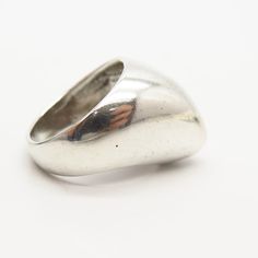 925 Sterling Silver Modernist Design Ring Size 7 Weight: 8.3g WELCOME TO PAWN SHOP We are an actual pawn shop and have been in business for over 25 years. Since 1990, our establishment has been serving a variety of clients by providing them with short term cash solutions and options of liquidity regarding their treasured heirlooms. Acknowledging that today′s customers are very sophisticated and are looking for a variety of investments, our acquisitions are hand-picked for our special clientele. Vintage Sterling Silver Ring With Polished Finish, Vintage Silver Dome Ring With Polished Finish, Vintage Sterling Silver Dome Ring In White Gold, Vintage White Gold Sterling Silver Dome Ring, Silver Vintage Dome Ring With Polished Finish, Vintage White Gold Dome Ring In Sterling Silver, Classic Wide Band Open Ring Stamped 925, Classic Sterling Silver Concave Dome Ring, Vintage Sterling Silver Dome Ring For Formal Occasions