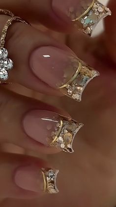 Gold Coffin Acrylic Nails, Fancy Nails Designs, Stylish Nails Designs, Dope Nail Designs, Pretty Nail Art Designs, Nail Art Wedding, روتين العناية بالبشرة, Glam Nails, Luxury Nails