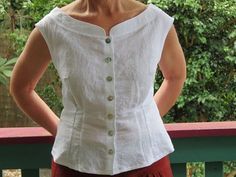 Retro top in Linen & Cotton, Authentic handmade,  Vintage style blouse. Linen Clothing Vintage Style Blouses, Sixties Style, Cotton Tops Designs, Sixties Fashion, Kurti Neck Designs, Retro Tops, Linen Clothing, Mode Vintage, Pearl Buttons