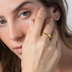 This gorgeous Celine gold ring has an elegant wave formation. The Celine is 18K gold plated stainless steel, making it a high quality and unique addition to your jewelry rotation. Gold Pinky Ring, Tiny Rings, Geometric Ring, Ring Stacking, Gold Filled Ring, Ring Minimalist, Minimalist Ring, Ring Dainty, Pinky Ring