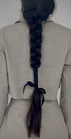 Κούρεμα Bob, Fishtail Braid, Hair Stylies, Long Black Hair, Hair Reference, Aesthetic Hair, Long Black, Bridesmaid Hair