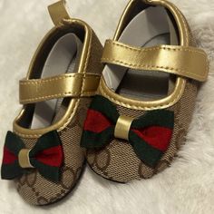 Baby Girl Crib Shoes. Brand New, Brown With Gold Trim. Dup!! Fits 3-6 Months, You Will Love Them. Ask Any Questions Or Make Offer. Crib Shoes Girl, Lady Clothes, Usa Baby, Baby Walker, Crib Shoes, Cute Family, Shoes Brand, Gold Trim