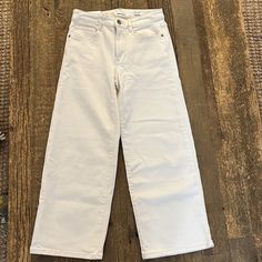 J.Jill Denim High-Rise Full-Leg Crop Natural Size 4 Zipper Fly And Button Closure Contoured Waistband Sits At The Waist Cotton/Tencel/Polyester/Spandex Blend Nwt Offers Welcome! White Jeans With Five Pockets For Spring, White Five Pocket Jeans For Spring, White Spring Jeans With Five Pockets, White Five-pocket Jeans For Spring, Spring White Five-pocket Pants, White Wide Leg Denim Bottoms, White Relaxed Fit Wide Leg Jeans, White Cotton Cropped Jeans For Work, White Denim Jeans For Work